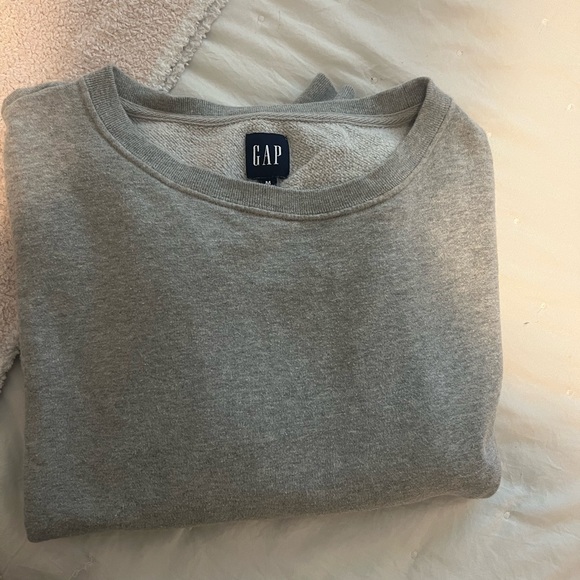 Grey Gap Crewneck - Picture 3 of 4